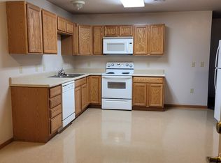 118 E Avenue A #305, Hutchinson, KS 67501
