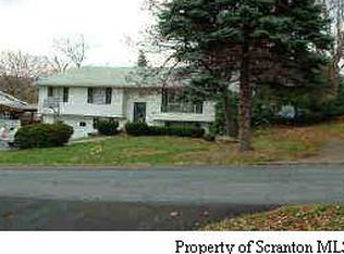 123 Parkwood Dr, Clarks Summit, PA