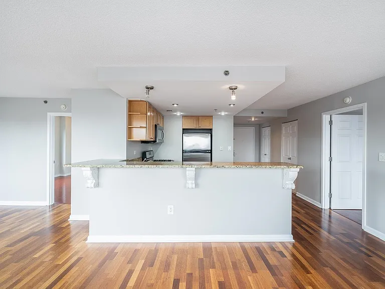 700 1st St #8H — Photo 6