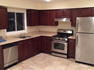 733 14th St #1A, West Babylon, NY 11704