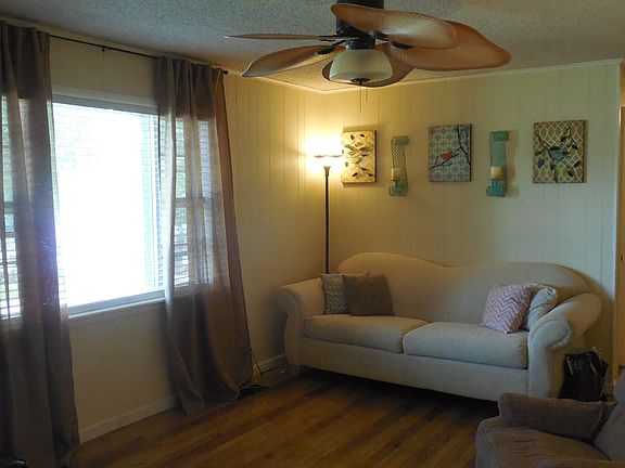3rd image of 607 Missouri Pl