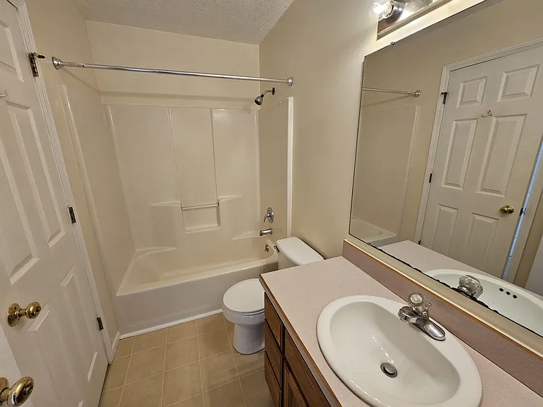 509 Oakfield Dr — Photo 7