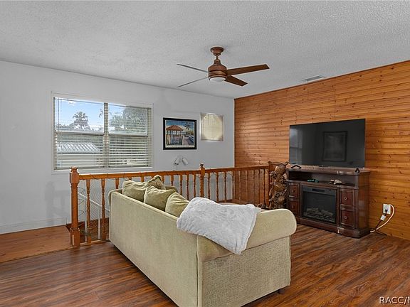 4th image of 5635 S Park Hill Way