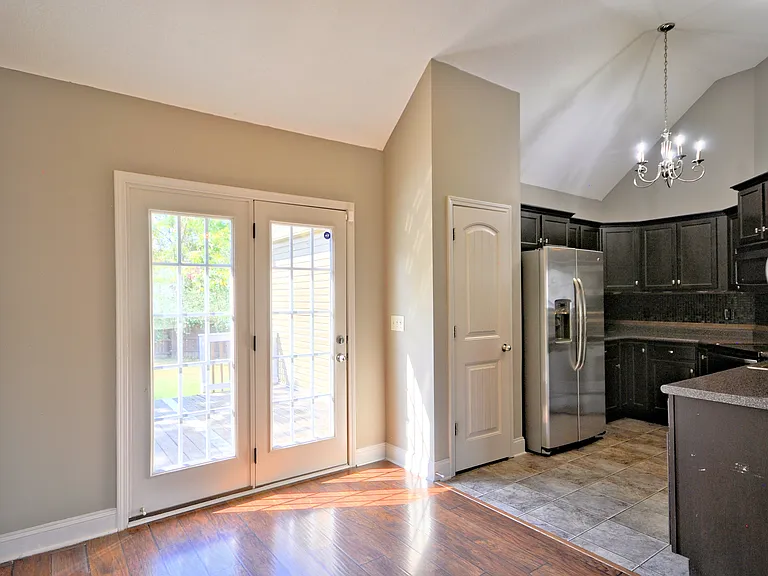 404 Leslie Wood Dr — Photo 9