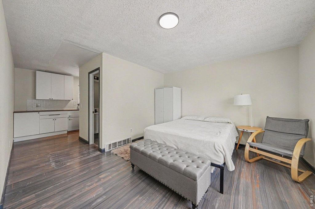 405 N Roosevelt Ave
