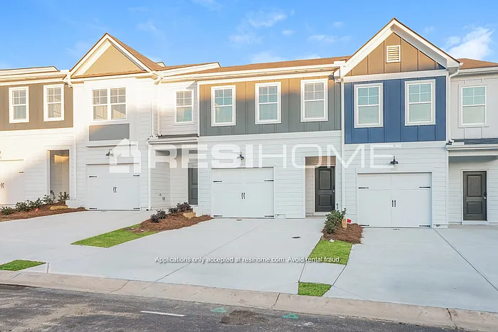 3 bed, 2.5 bath, 1467 sqft, $1,949 — Photo 4