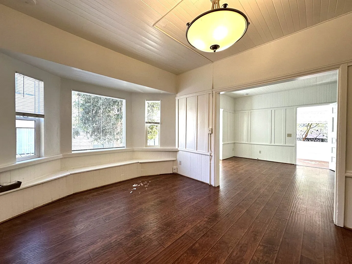 Hillcrest 2bd+Loft Duplex with W/D in Unit, Parking, and Private Yard/Patio — Photo 2
