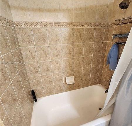 5th image of 2881 NE 32nd St APT 320