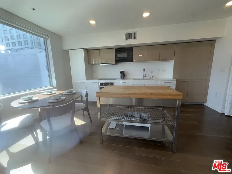901 S Flower St #613 — Photo 10