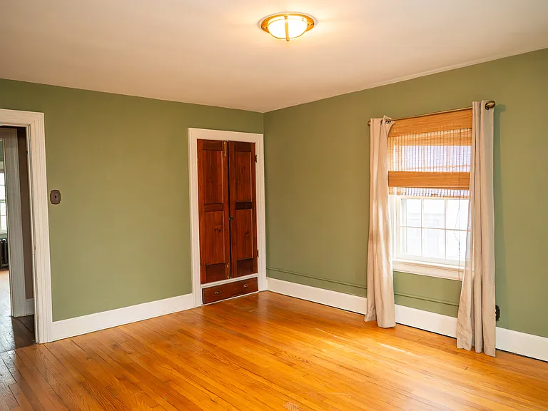 1347 Union St — Photo 12