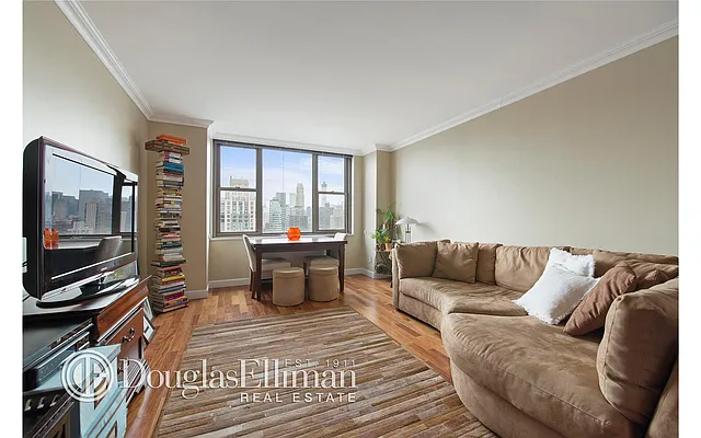 Sold by Douglas Elliman | media 14