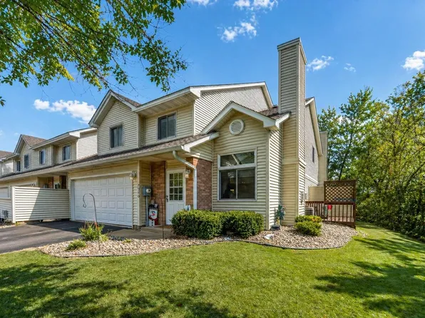 7040 49th St N, Oakdale, MN 55128