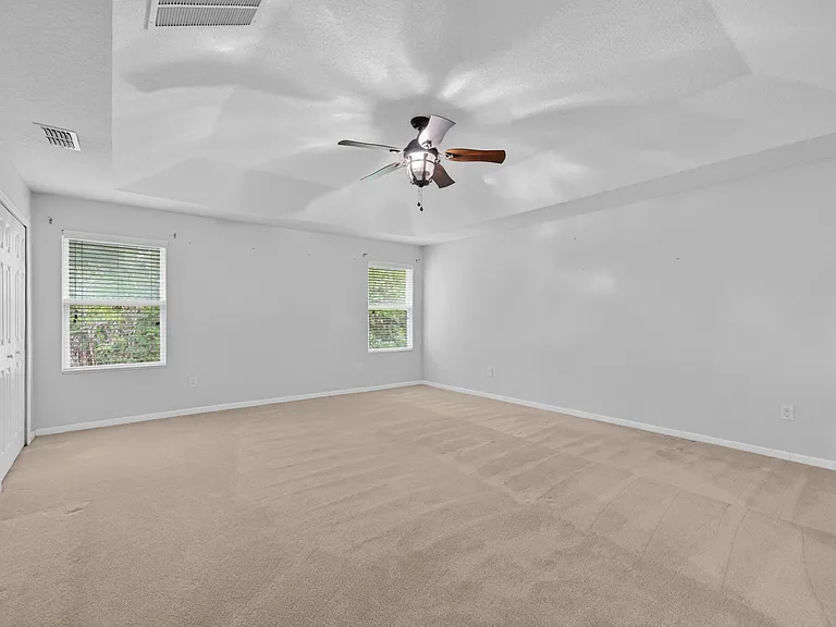 112 Kildrummy Ct — Photo 36