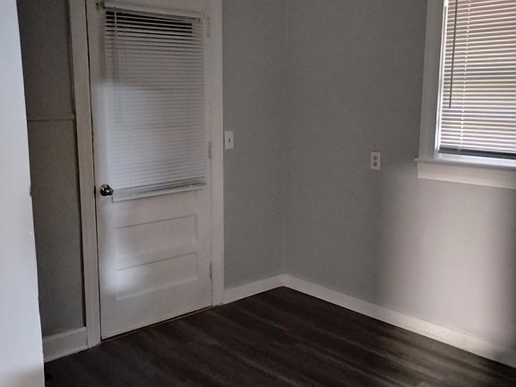 4th image of 1711 2nd Terrace1711 Ter