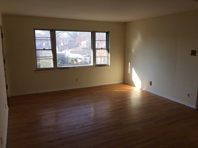 1st image of 725 Dewey Ave #2N