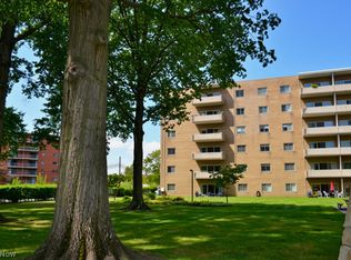 3167 Linden Rd APT 605, Rocky River, OH 44116
