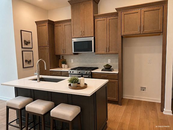 2nd image of 4 Oakwood Ln #60