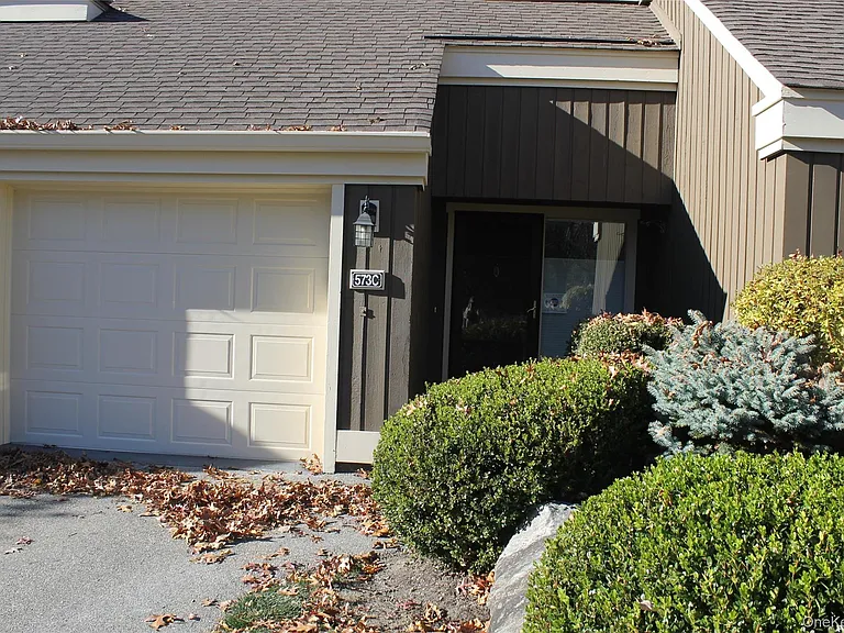 619 Heritage Hls #B — Photo 11