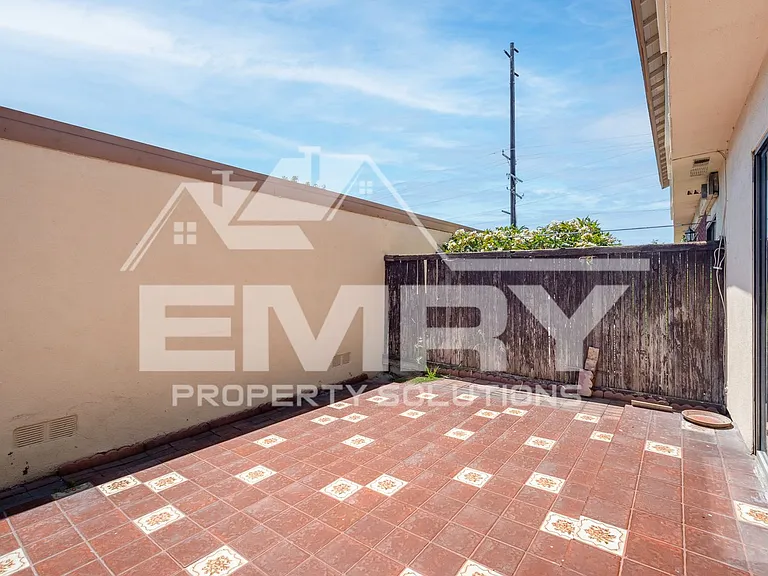 9781 S Karmont Ave — Photo 37