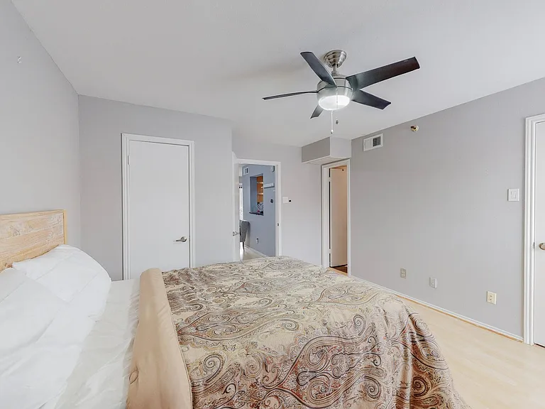5916 Gaston Ave #304 — Photo 18