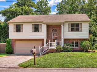 2115 Lyndon Ave, Lancaster, PA 17602
