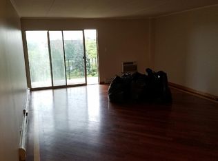 18 E Old Willow Rd #101, Prospect Heights, IL 60070