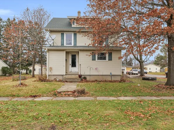 829 E Allen St, Farmer City, IL 61842