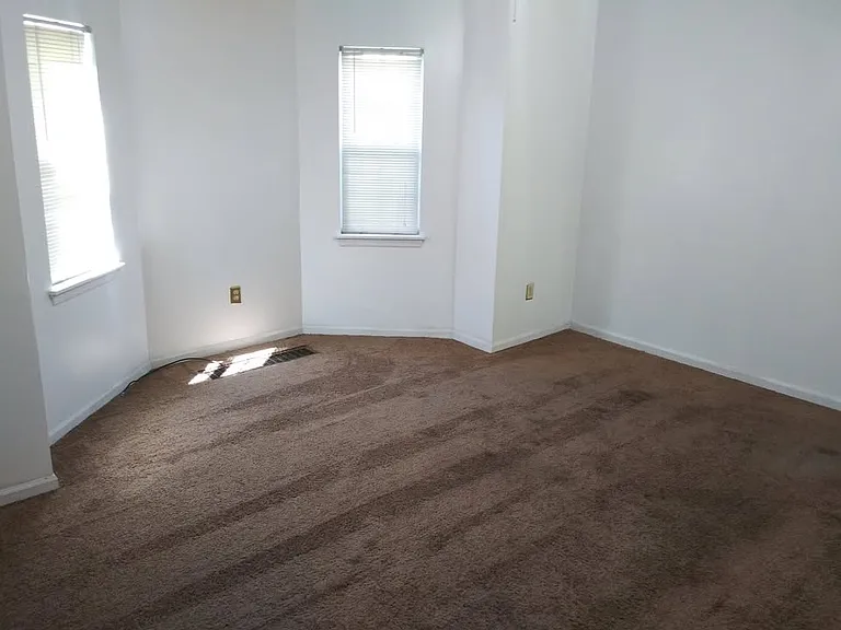 137 Virginia Ave #A — Photo 2