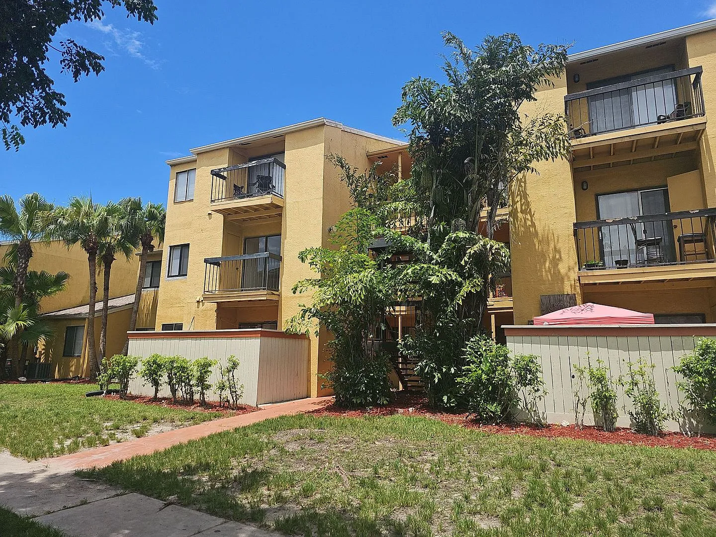 2/2 Condo in Village Creek all REDONE!! — Photo 2