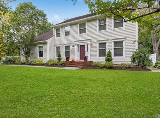62 Southdown Rd, Huntington, NY 11743