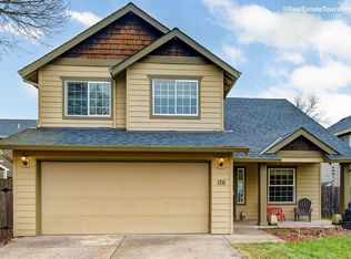126 E Illinois St, Newberg, OR 97132