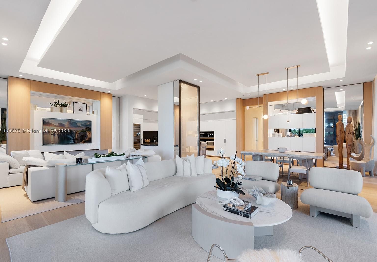 6800 Fisher Island Dr #6811