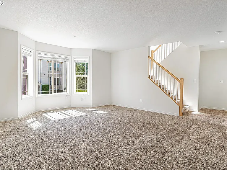 5700 NE 82nd Ave — Photo 8