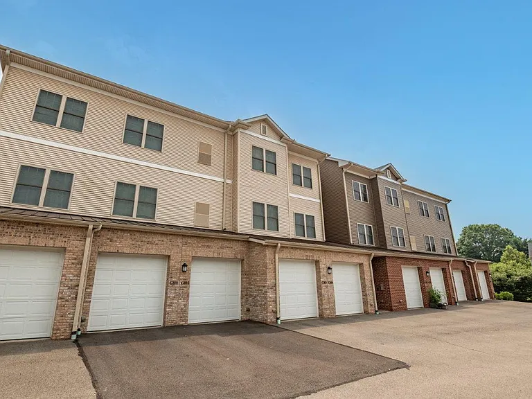 Rochester Village Apartments at Park Place — Photo 31
