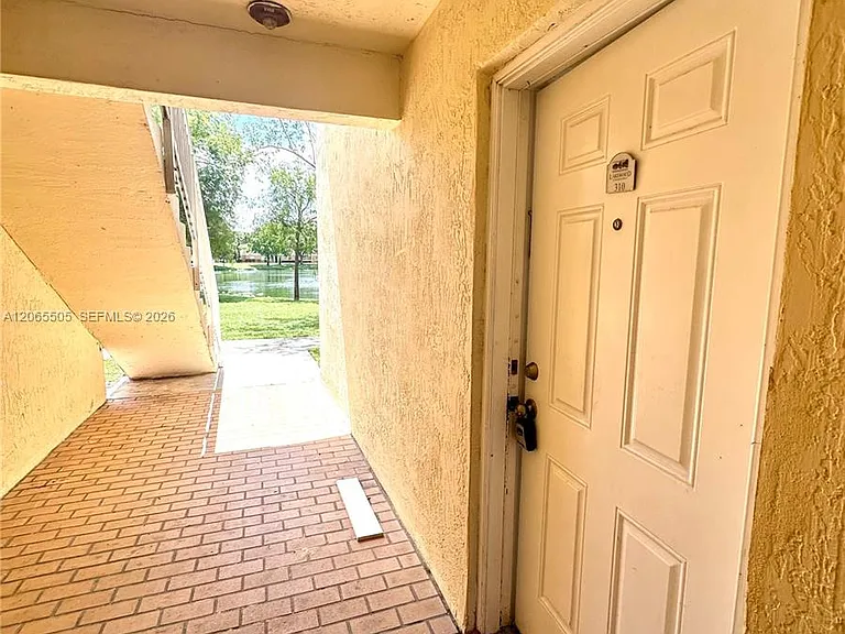 3630 N 56th Ave #310 — Photo 3