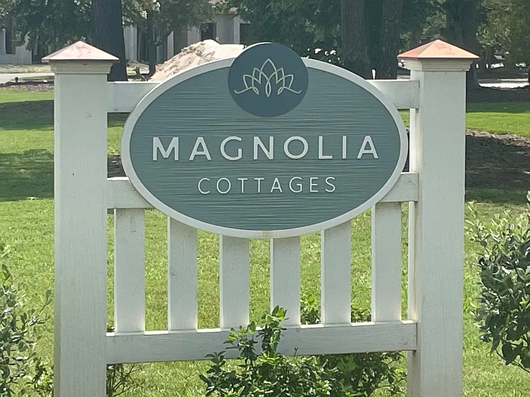 Front Signage in to Magnolia Cottages