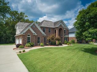 17 N Shore Dr, Edwardsville, IL 62025