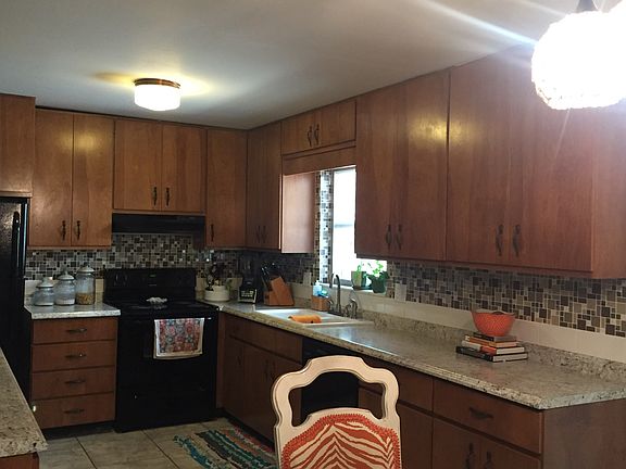 3rd image of 459 Andrew Dr