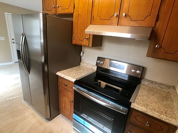 4th image of 2406 Creekwood Dr
