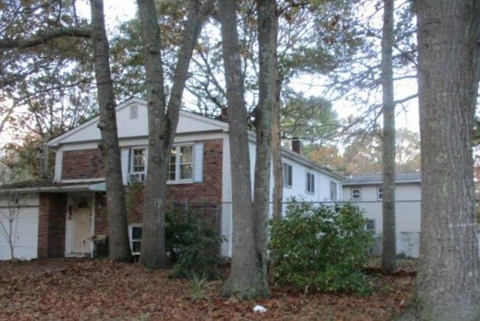 2nd image of 31 Hampton Ave