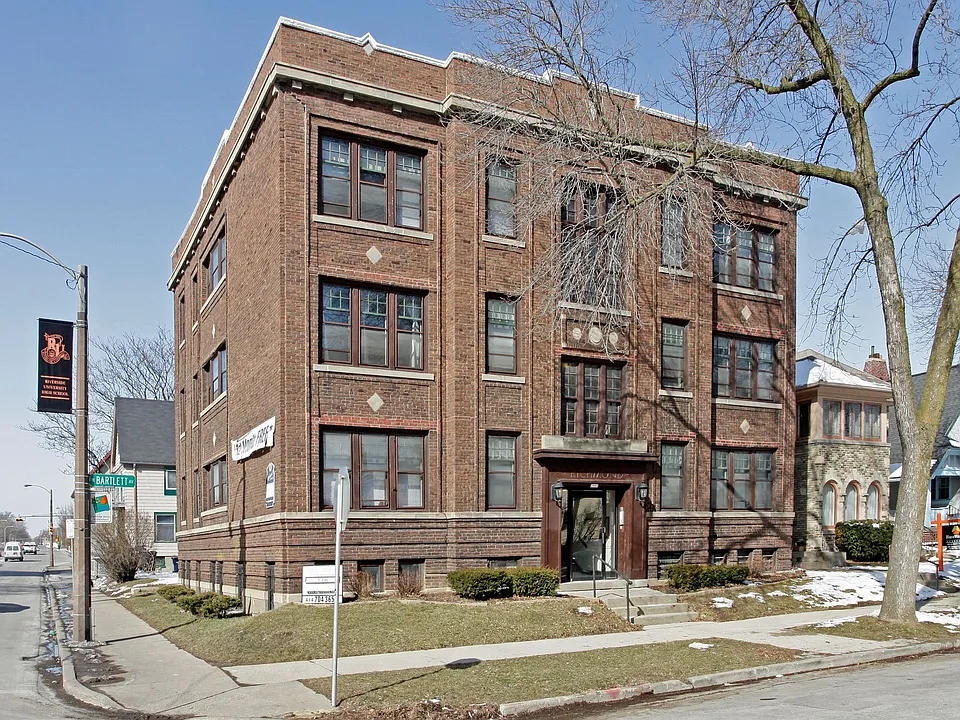 Richland Apartments on Bartlett