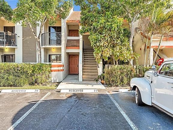 2nd image of 5532 Courtyard Dr #5532