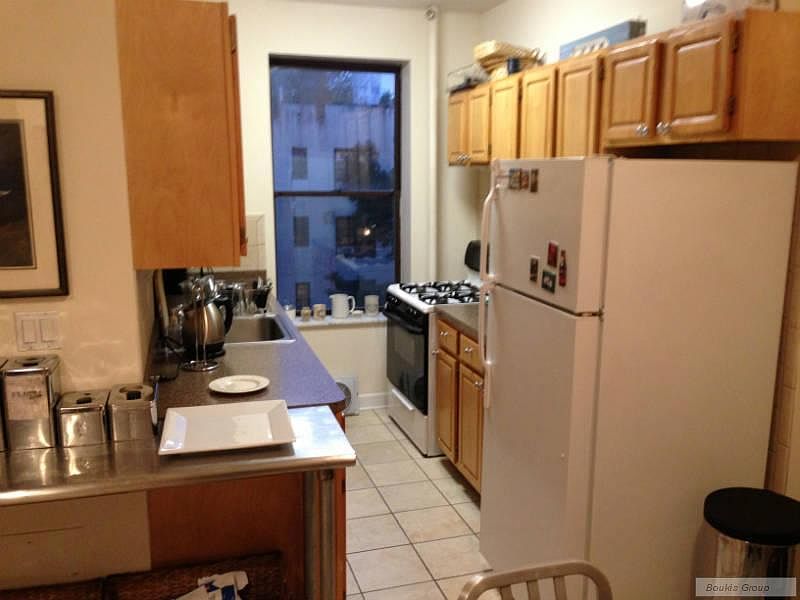 2nd image of 2435 28th St APT 4a