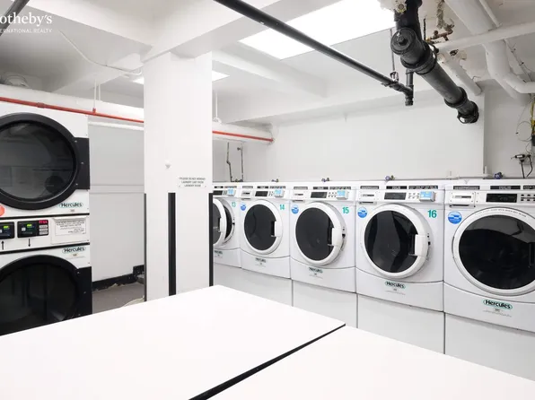 425 East 63rd Street image 10 of 11