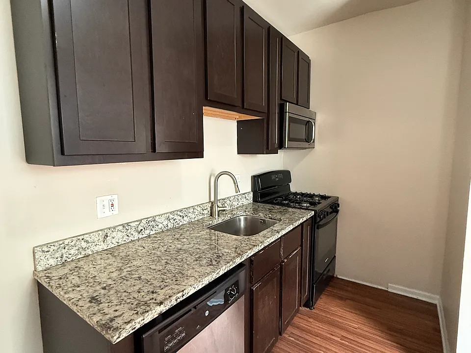 3749 W Sunnyside Ave #2N