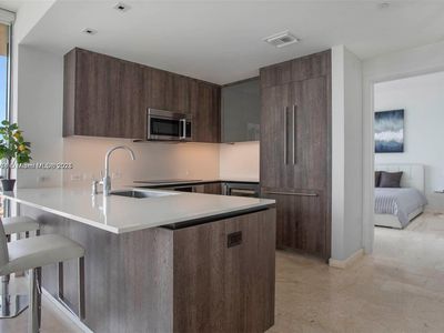 68 SE 6th St APT 2412, Miami, FL, 33131