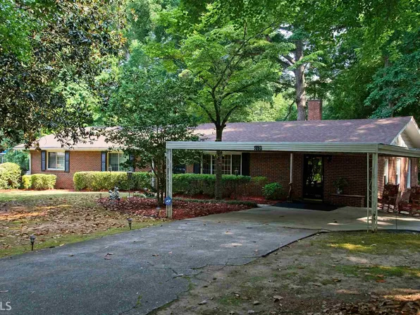 210 Pinewood Ln, Stockbridge, GA 30281