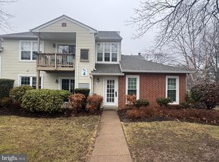 408 Beacon Hill Dr, Southampton, PA 18966