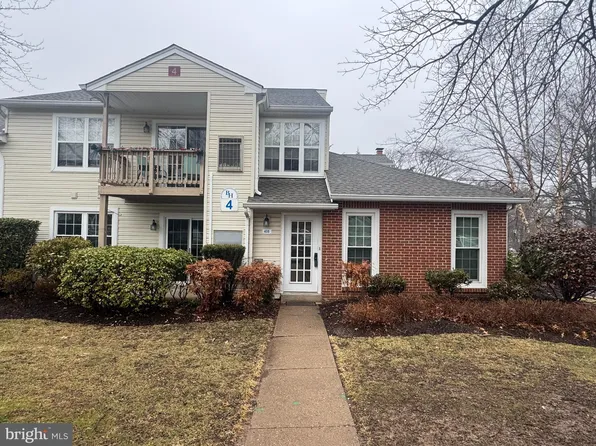 408 Beacon Hill Dr, Southampton, PA 18966