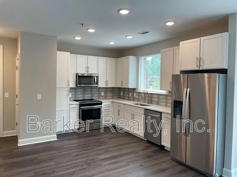 414 S White St #208 — Photo 2